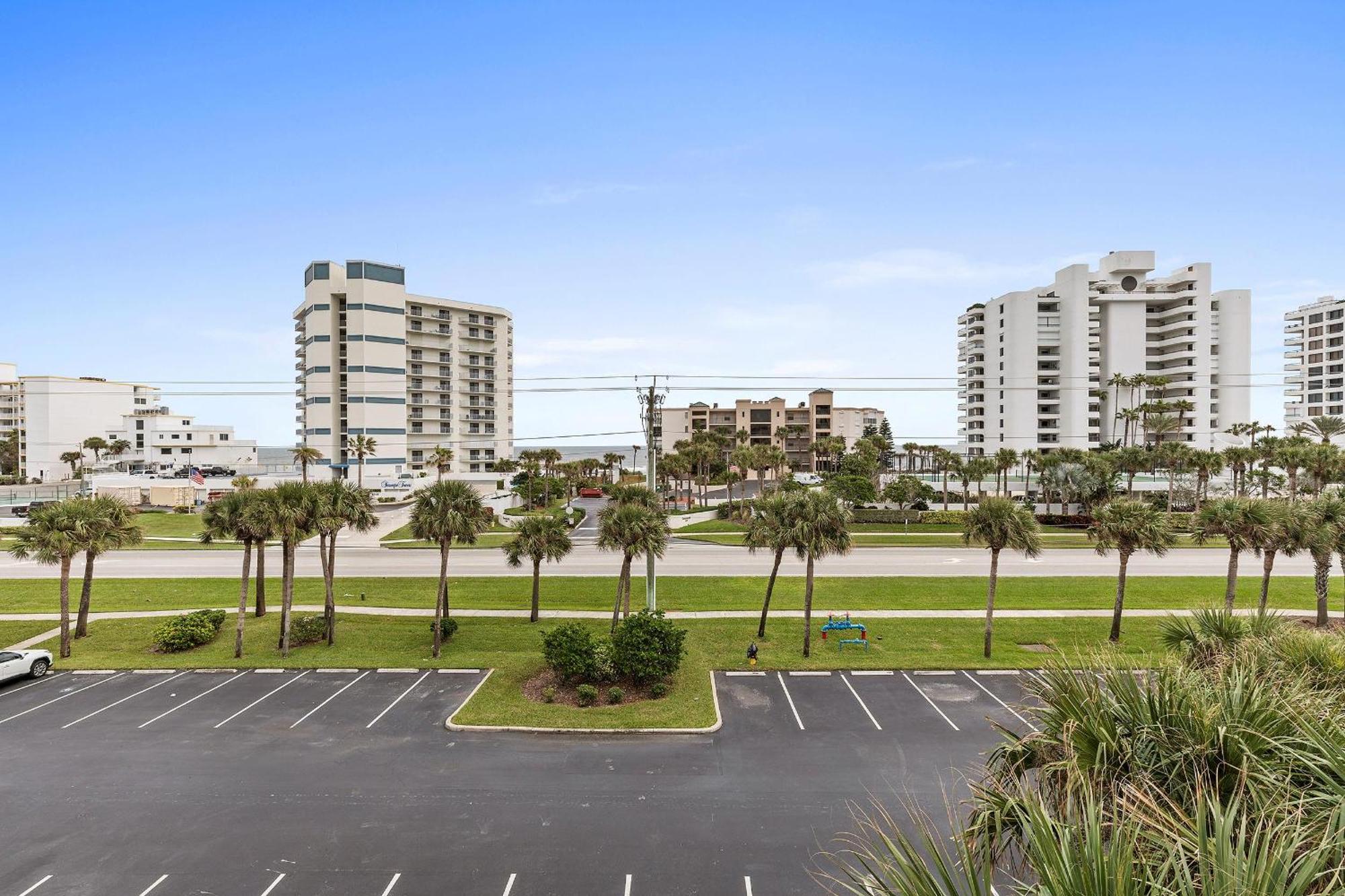 Oceanwalk 1-401 *